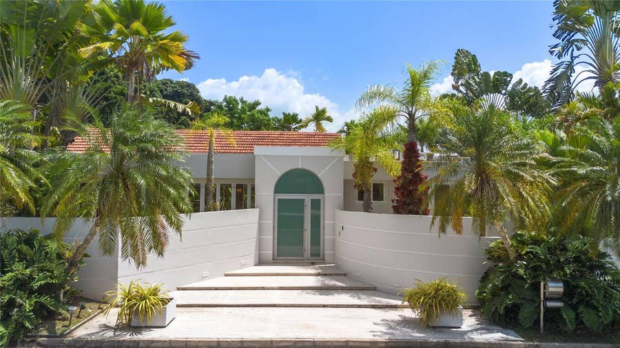 Property photo for 181 Reina Carlota LA VILLA DE TORRIMAR, Guaynabo, PR