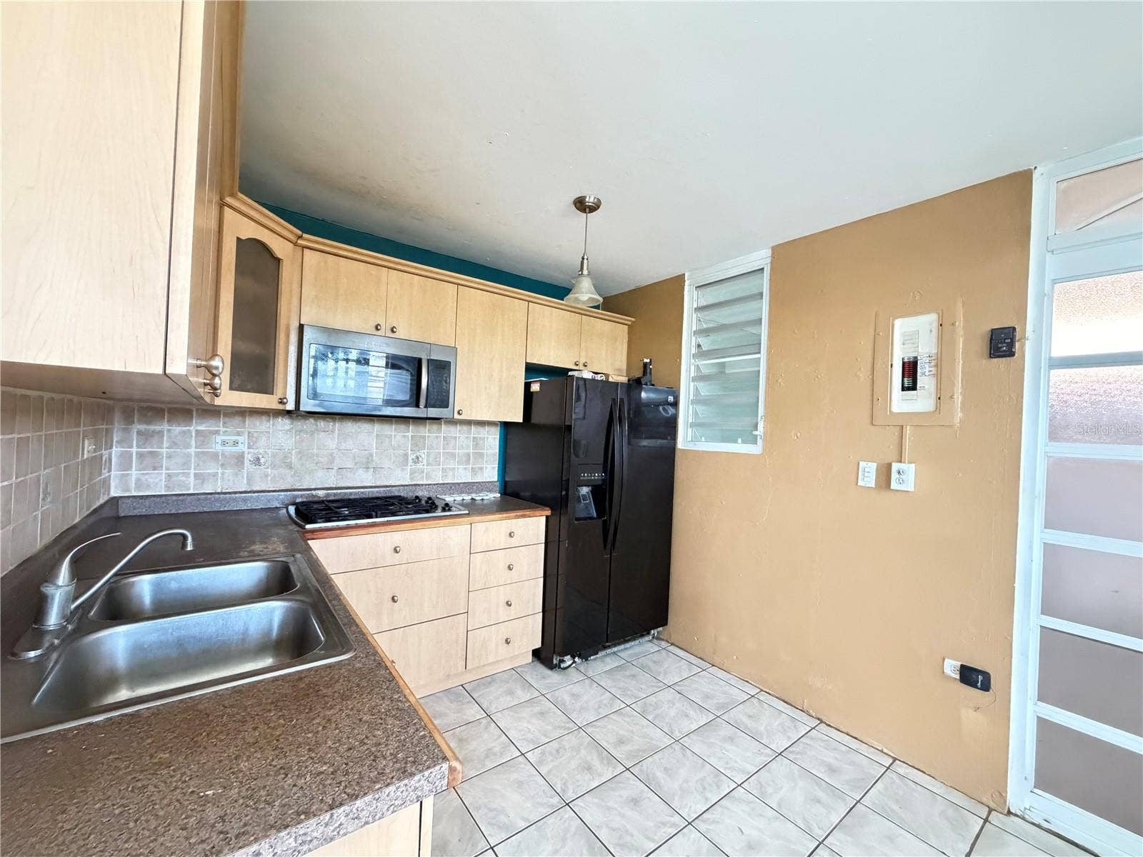 216 COLINAS FAIRVIEW, Trujillo Alto, PR 00976 216 COLINAS FAIRVIEW, Trujillo Alto, PR 00976