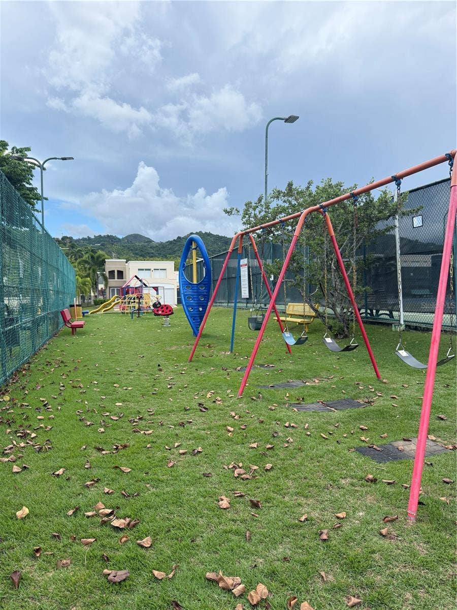 Urb. Los Prados YAGRUMO, #B7, Caguas, PR 00727