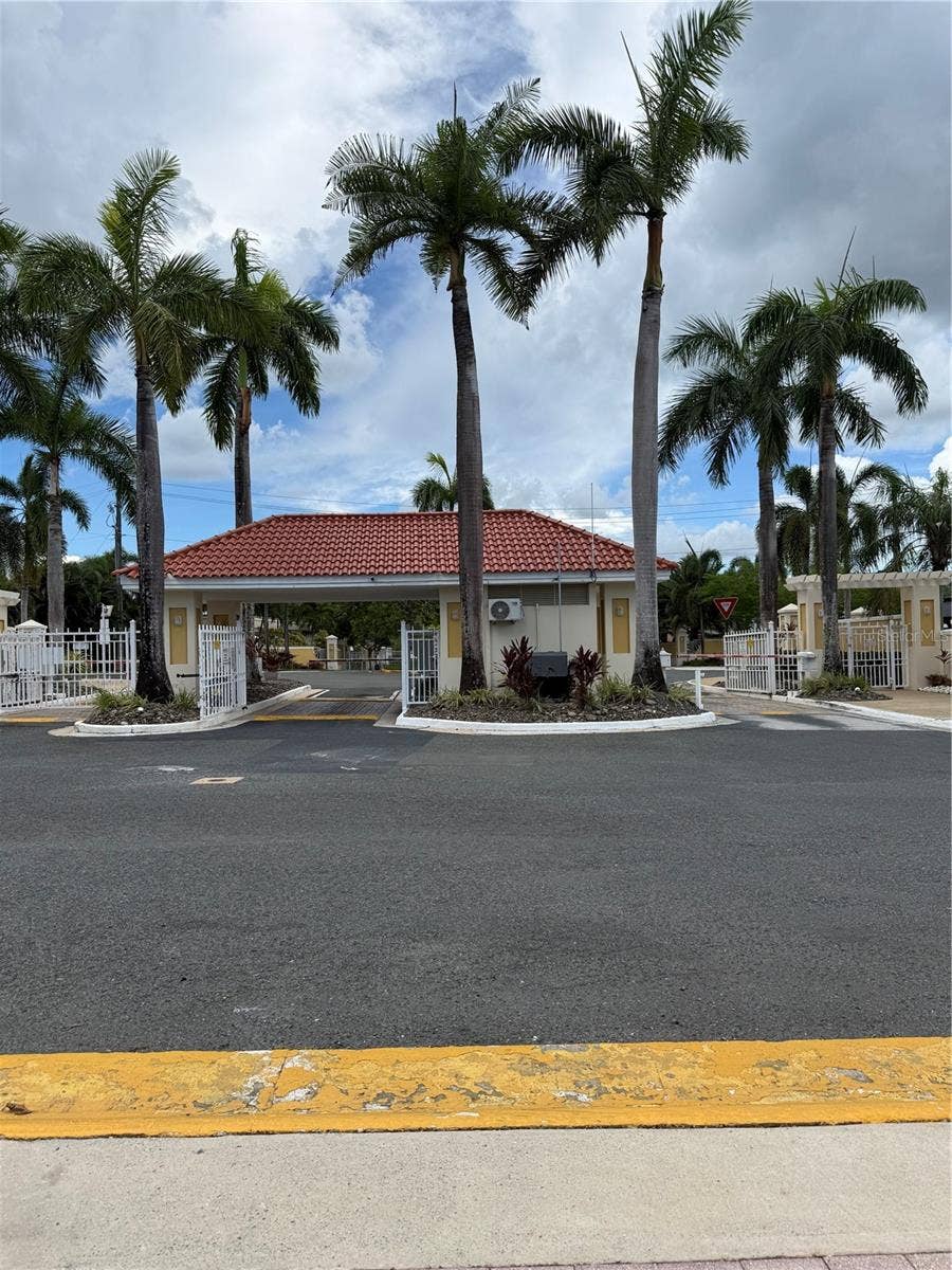 Urb. Los Prados YAGRUMO, #B7, Caguas, PR 00727