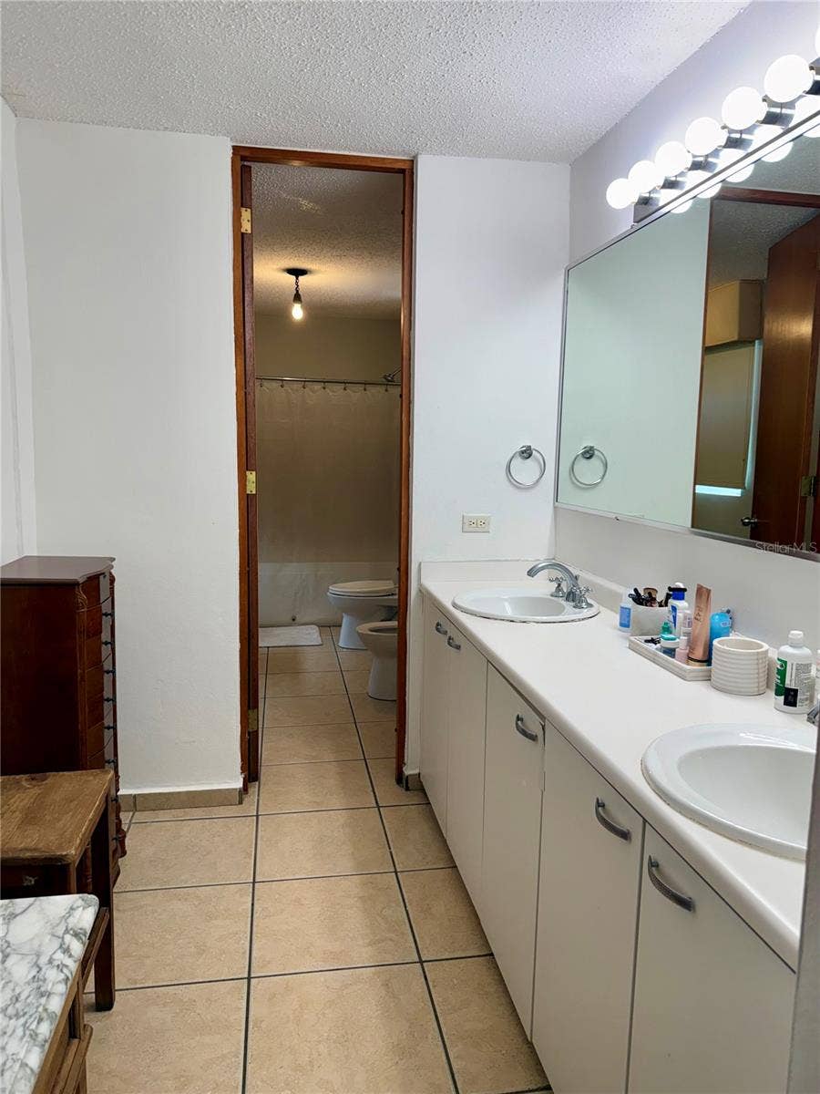 Urb. Los Prados YAGRUMO, #B7, Caguas, PR 00727