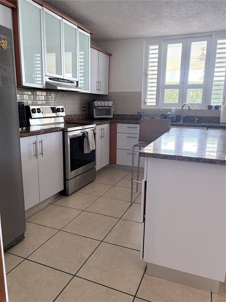 Urb. Los Prados YAGRUMO, #B7, Caguas, PR 00727