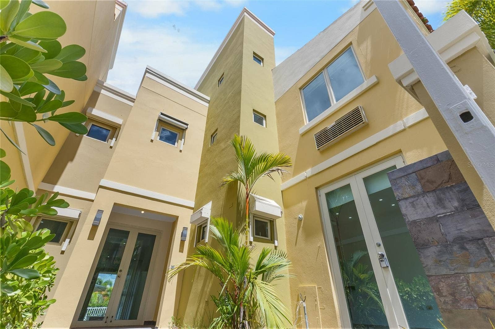 90 CANDELERO DR, #32, Humacao, PR 00791