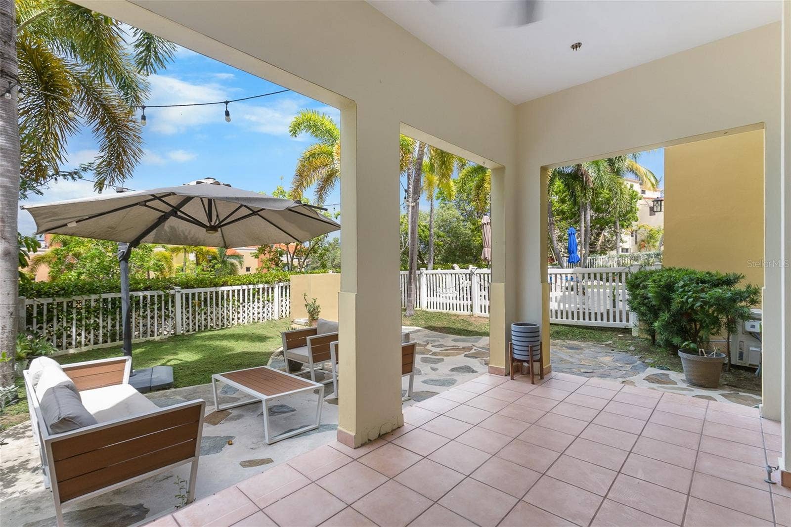 90 CANDELERO DR, #32, Humacao, PR 00791