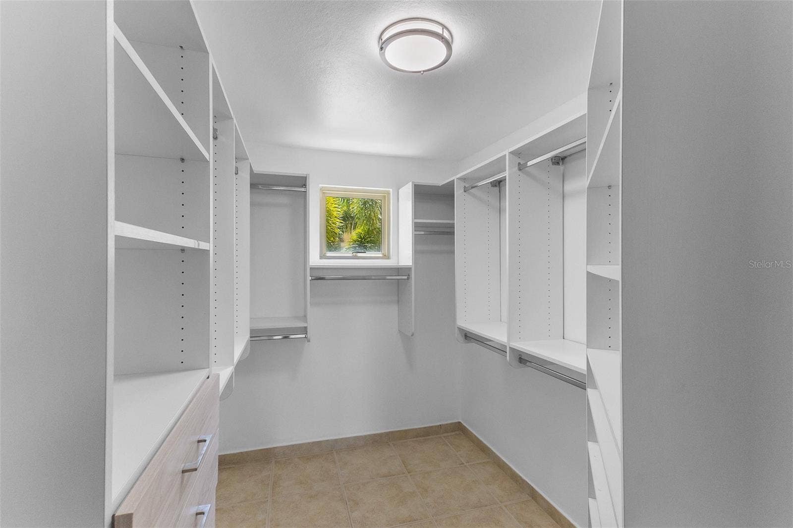 90 CANDELERO DR, #32, Humacao, PR 00791