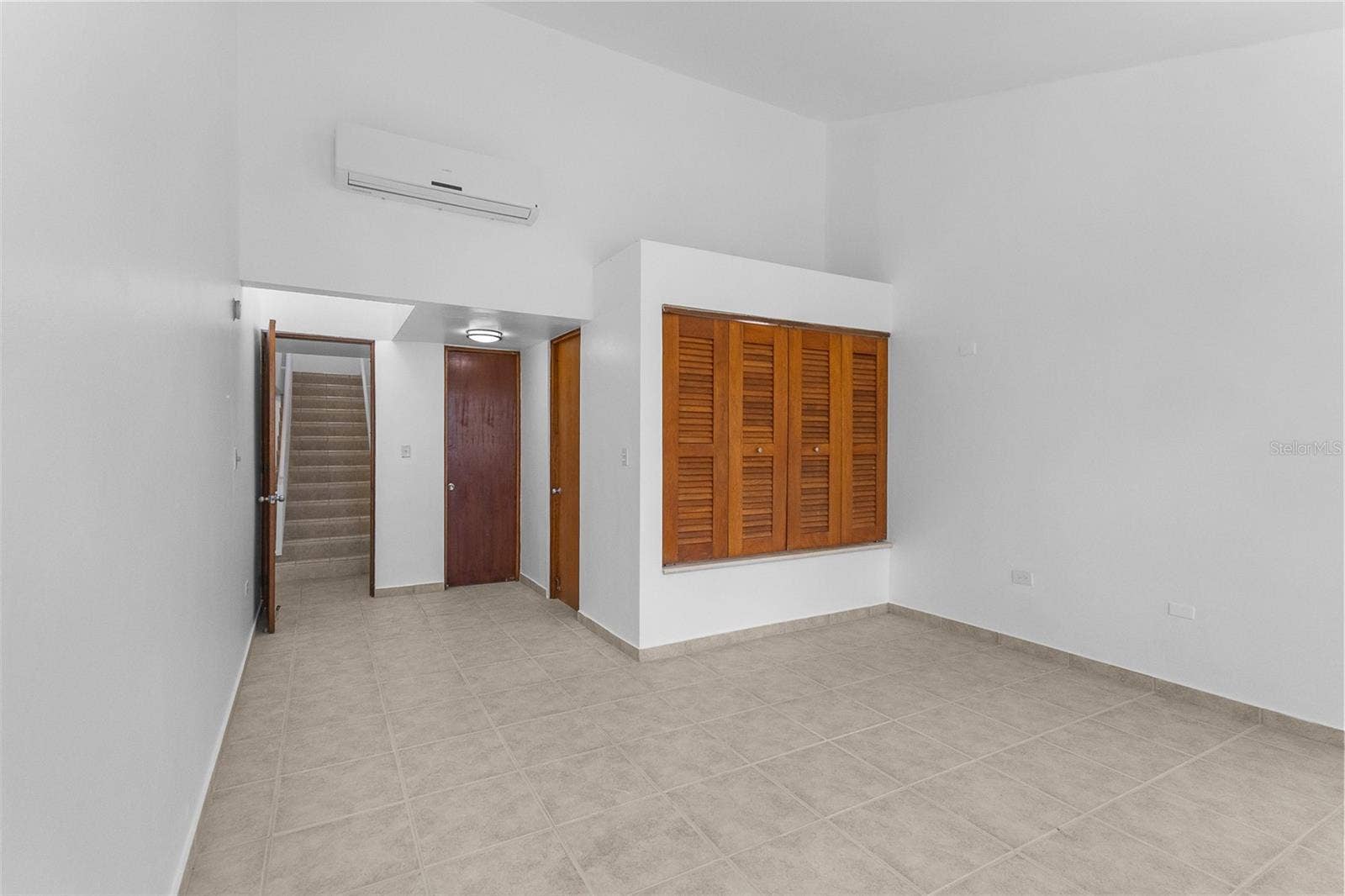 90 CANDELERO DR, #32, Humacao, PR 00791