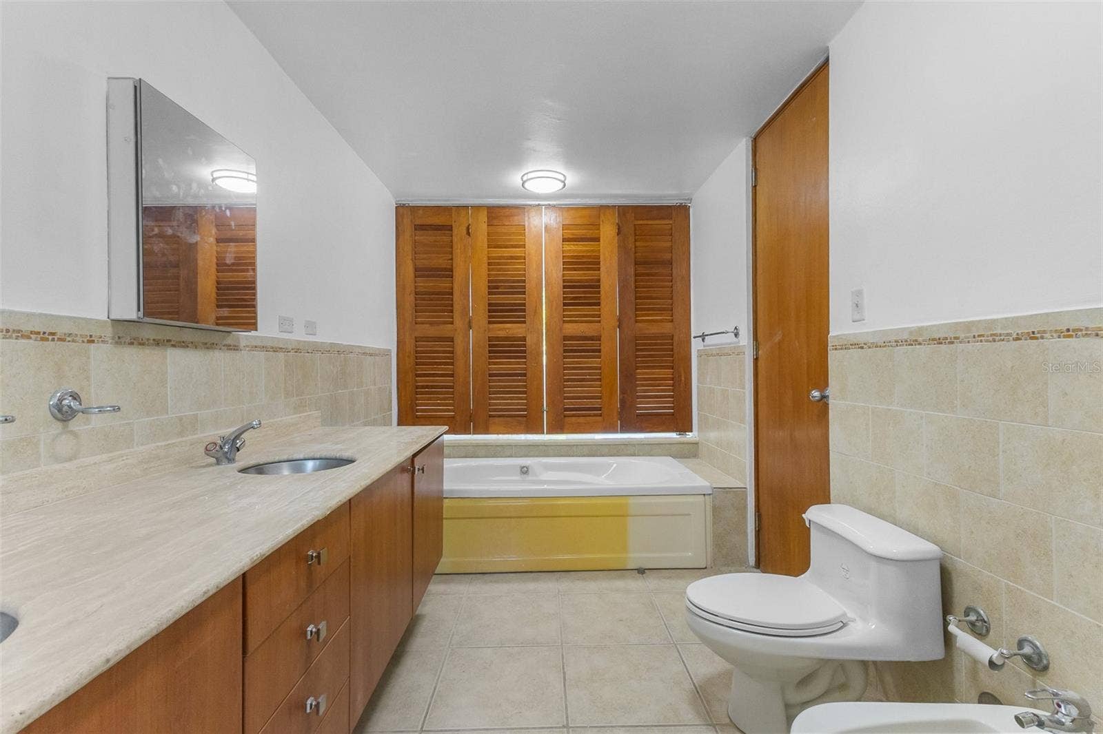 90 CANDELERO DR, #32, Humacao, PR 00791