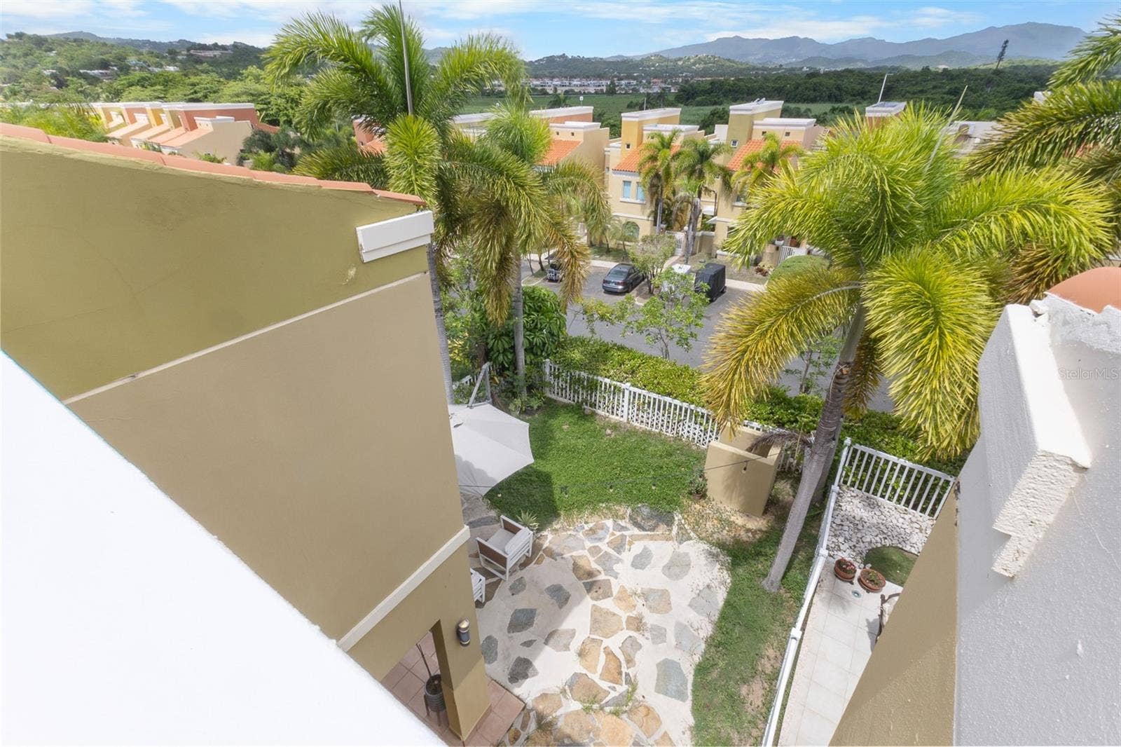 90 CANDELERO DR, #32, Humacao, PR 00791