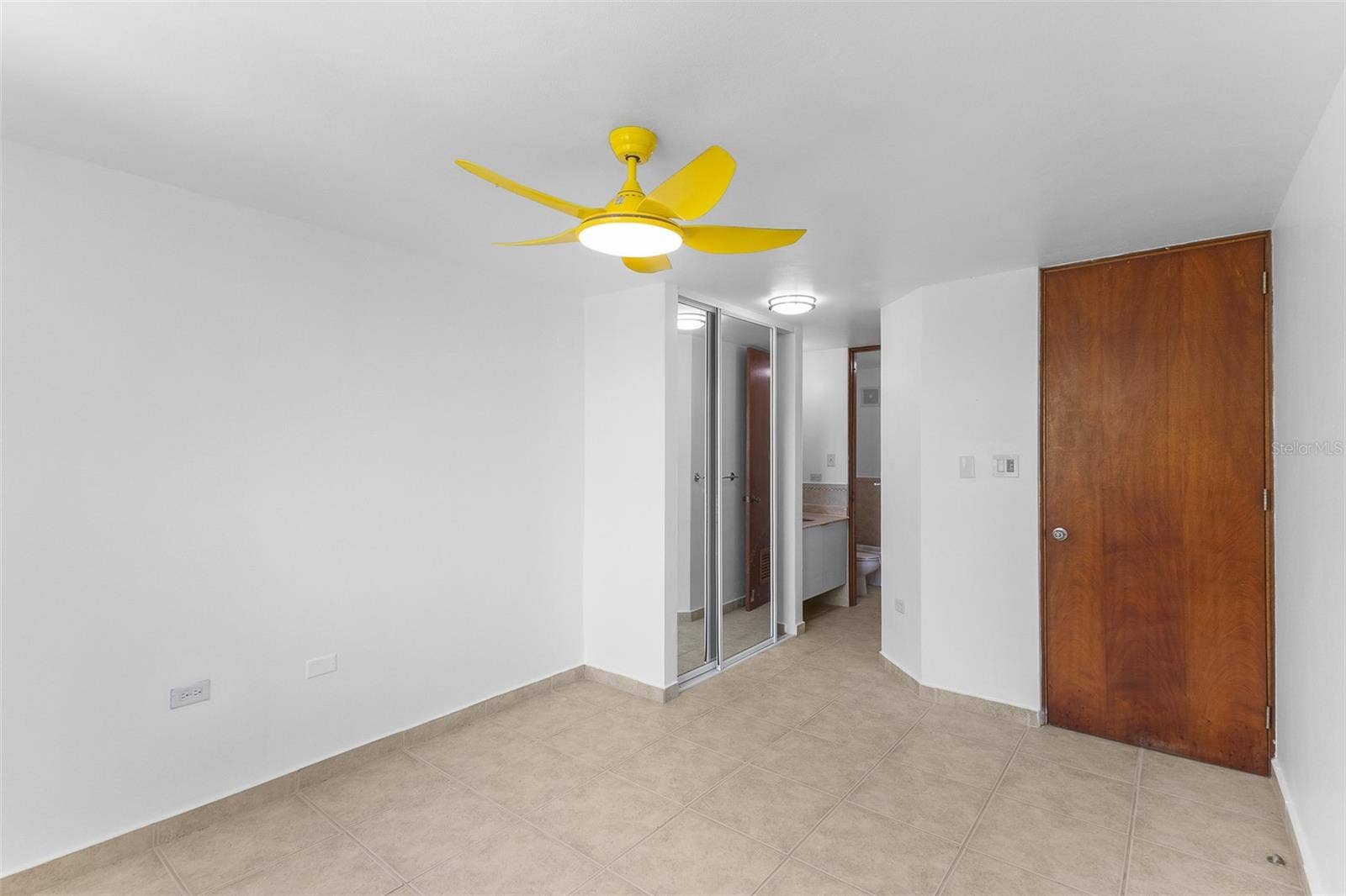 90 CANDELERO DR, #32, Humacao, PR 00791