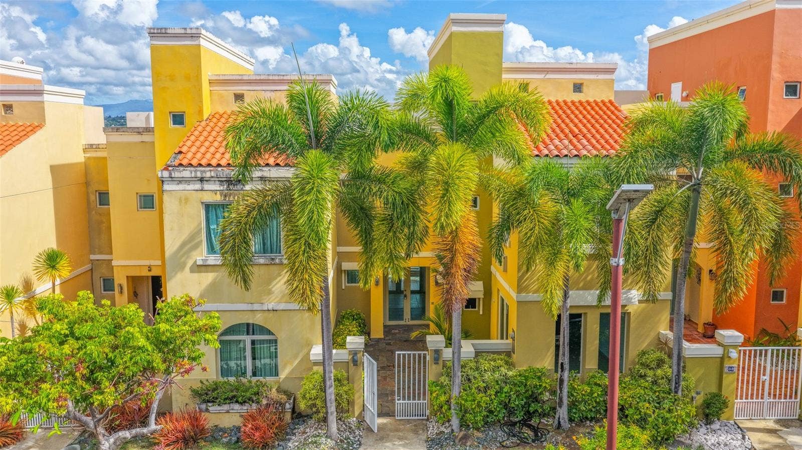 90 CANDELERO DR, #32, Humacao, PR 00791