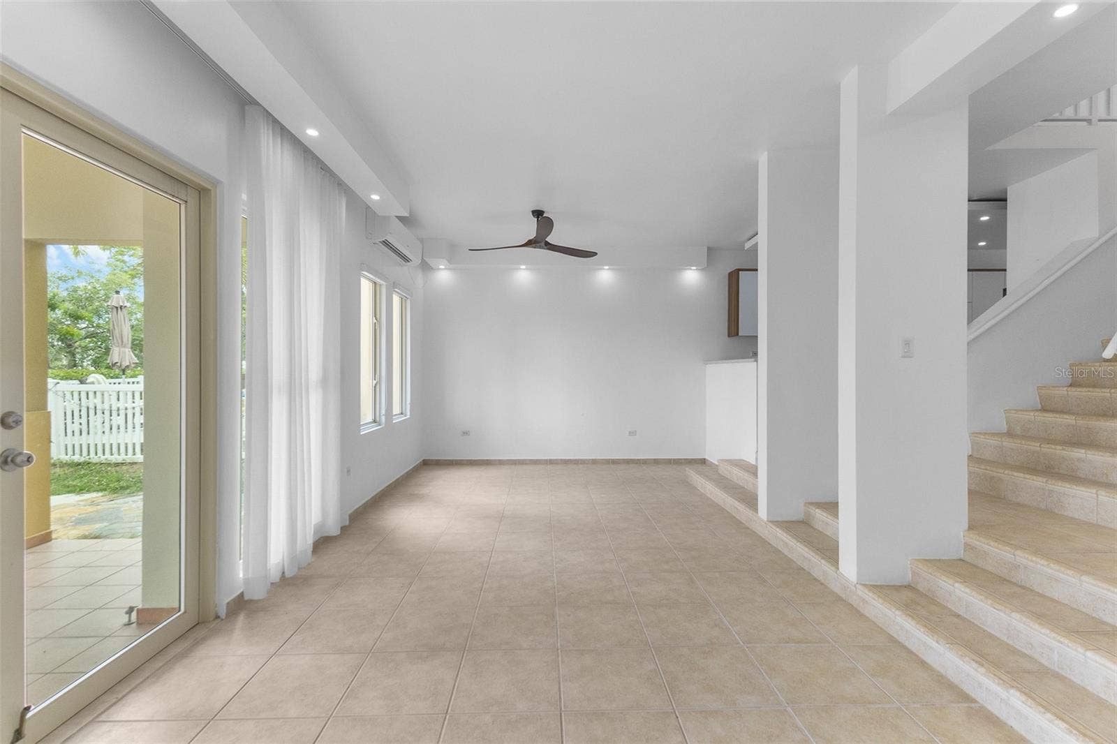 90 CANDELERO DR, #32, Humacao, PR 00791
