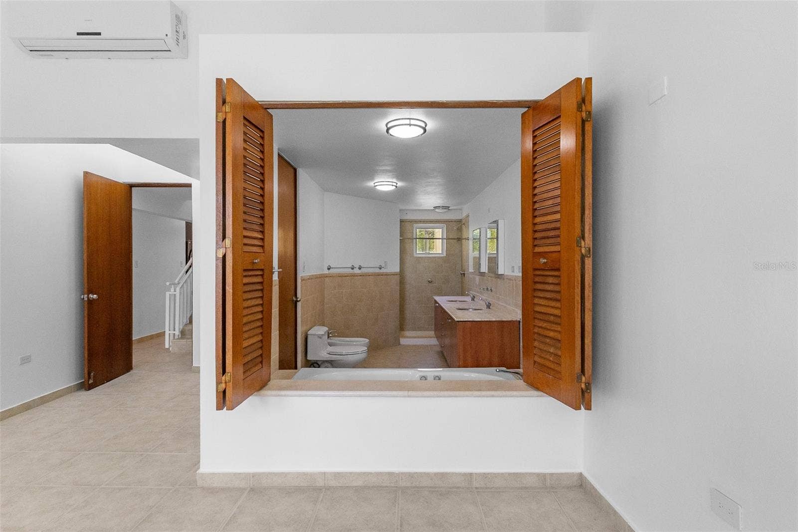90 CANDELERO DR, #32, Humacao, PR 00791