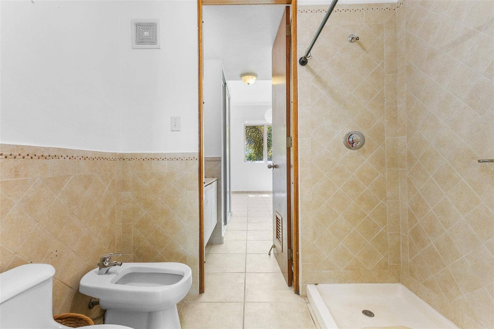 90 CANDELERO DR, #32, Humacao, PR 00791