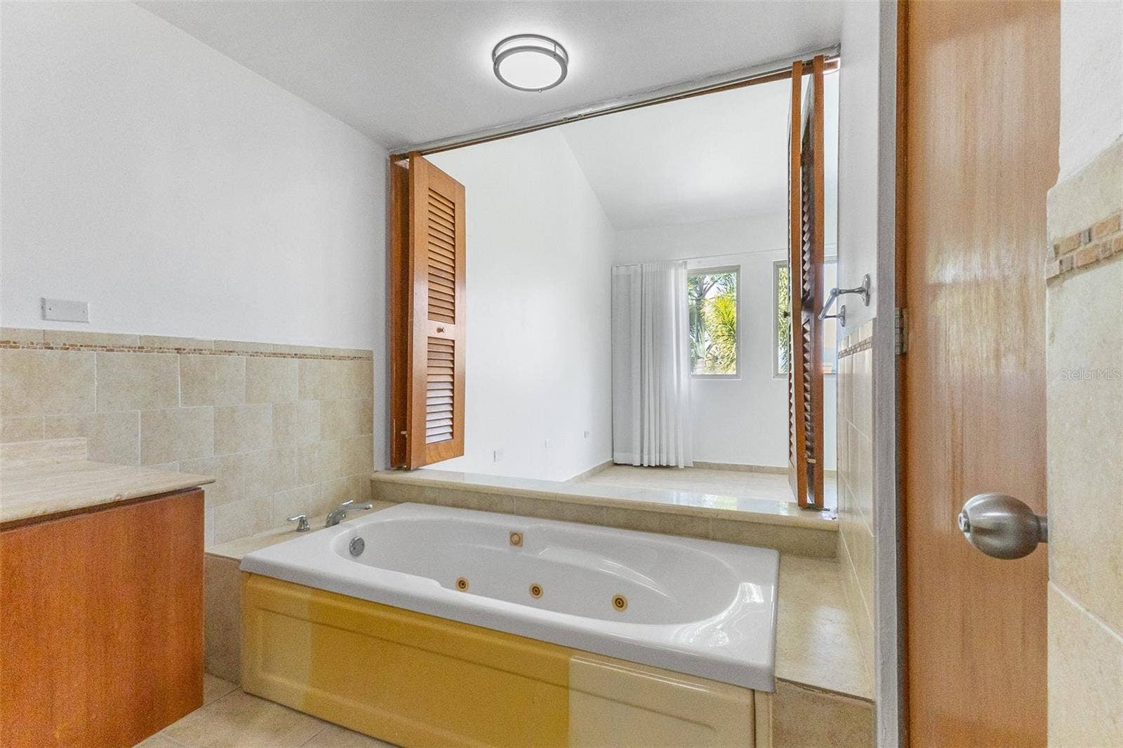 90 CANDELERO DR, #32, Humacao, PR 00791