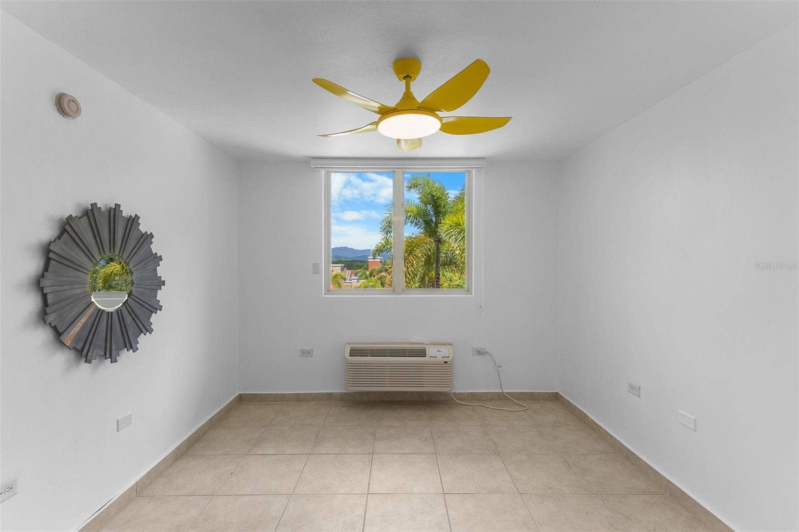 90 CANDELERO DR, #32, Humacao, PR 00791