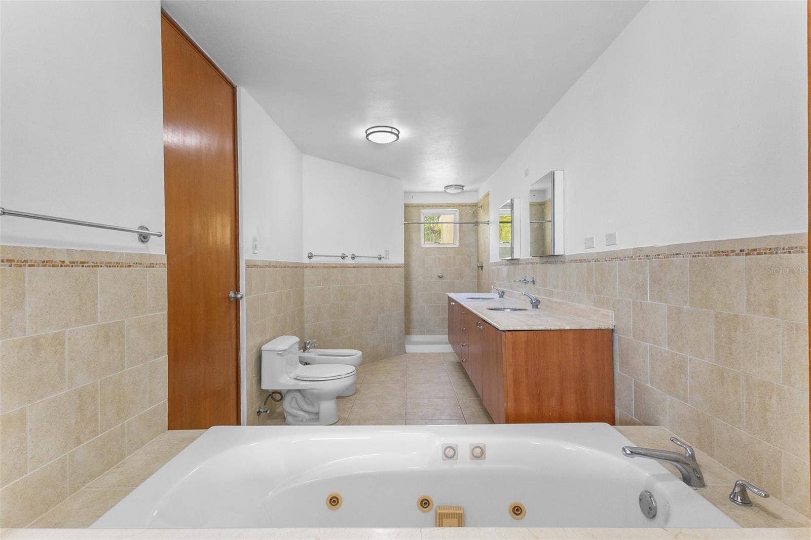 90 CANDELERO DR, #32, Humacao, PR 00791