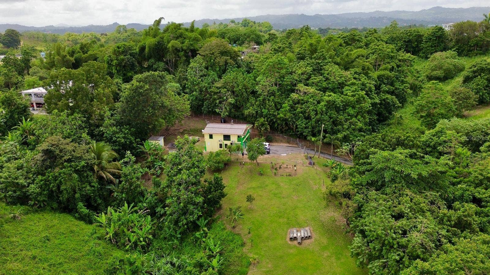 Bo Collores CARR#936  KM 1.0, Solar #1, Las Piedras, PR 00771