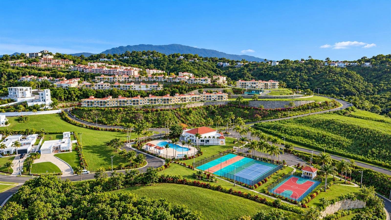 10 10, #PH, Rio Grande, PR 00745
