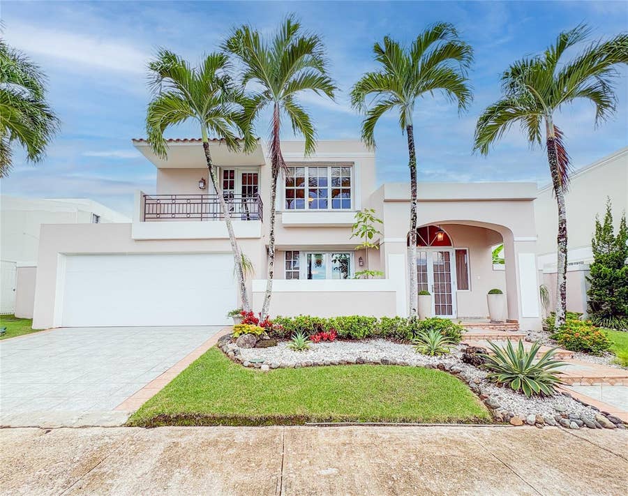 Property photo for 135 Urb. Palma Real BIZMARKIA, Guaynabo, PR