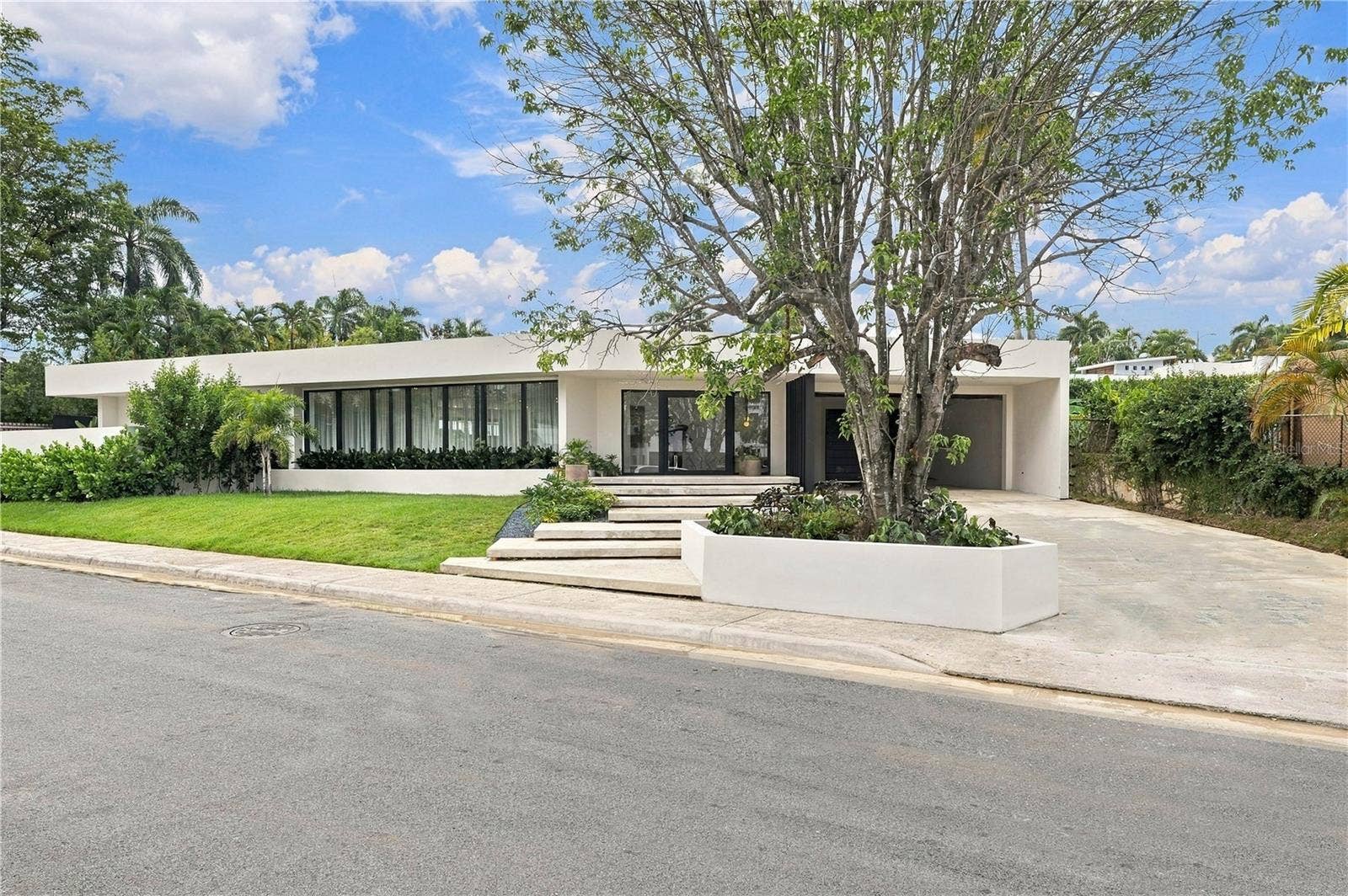 K-16 GARDEN HILLS NORTH, Guaynabo, PR 00966 K-16 GARDEN HILLS NORTH, Guaynabo, PR 00966