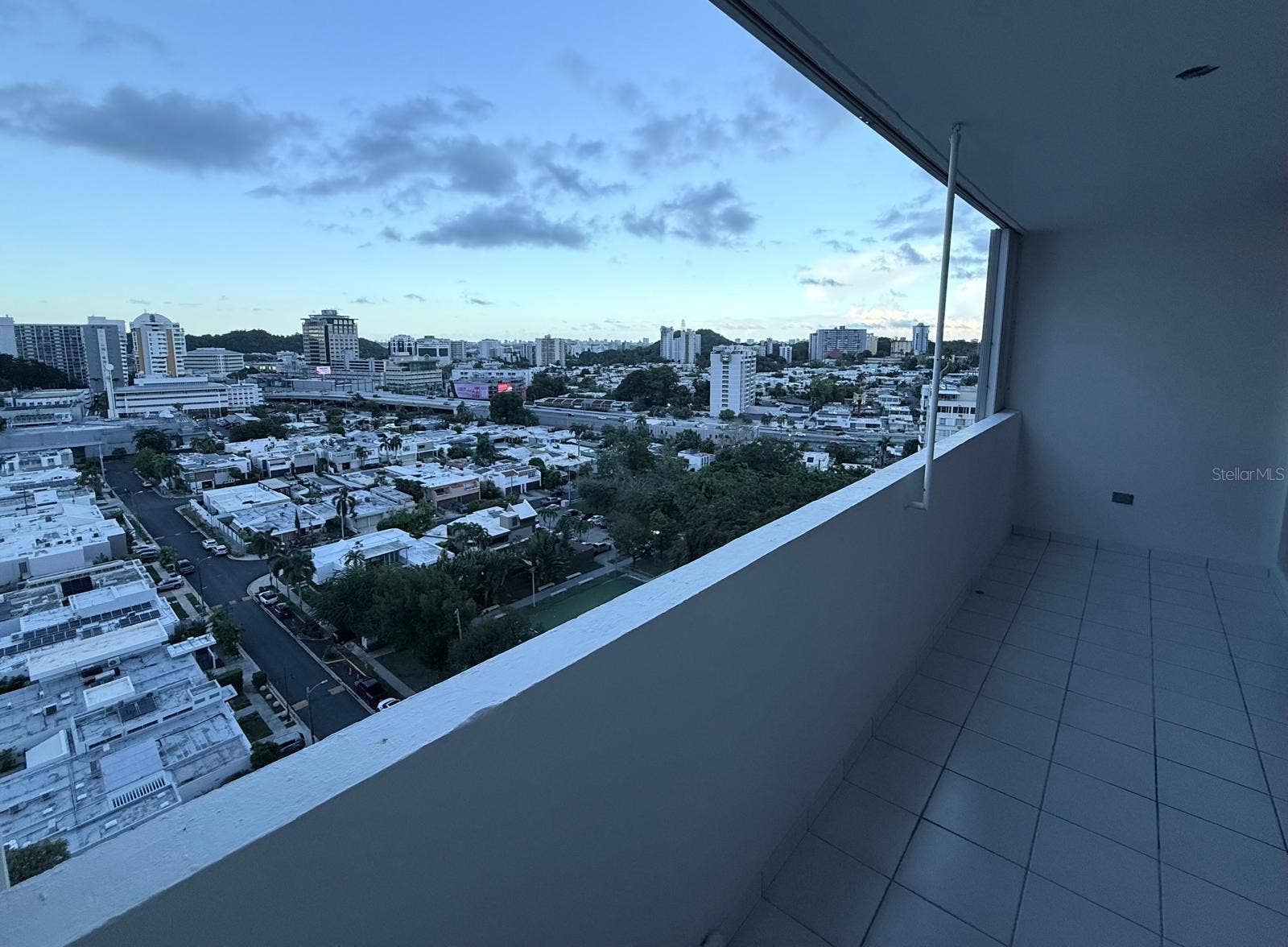 3 MANSIONES DE GARDEN HILLS, #15G, Guaynabo, PR 00966