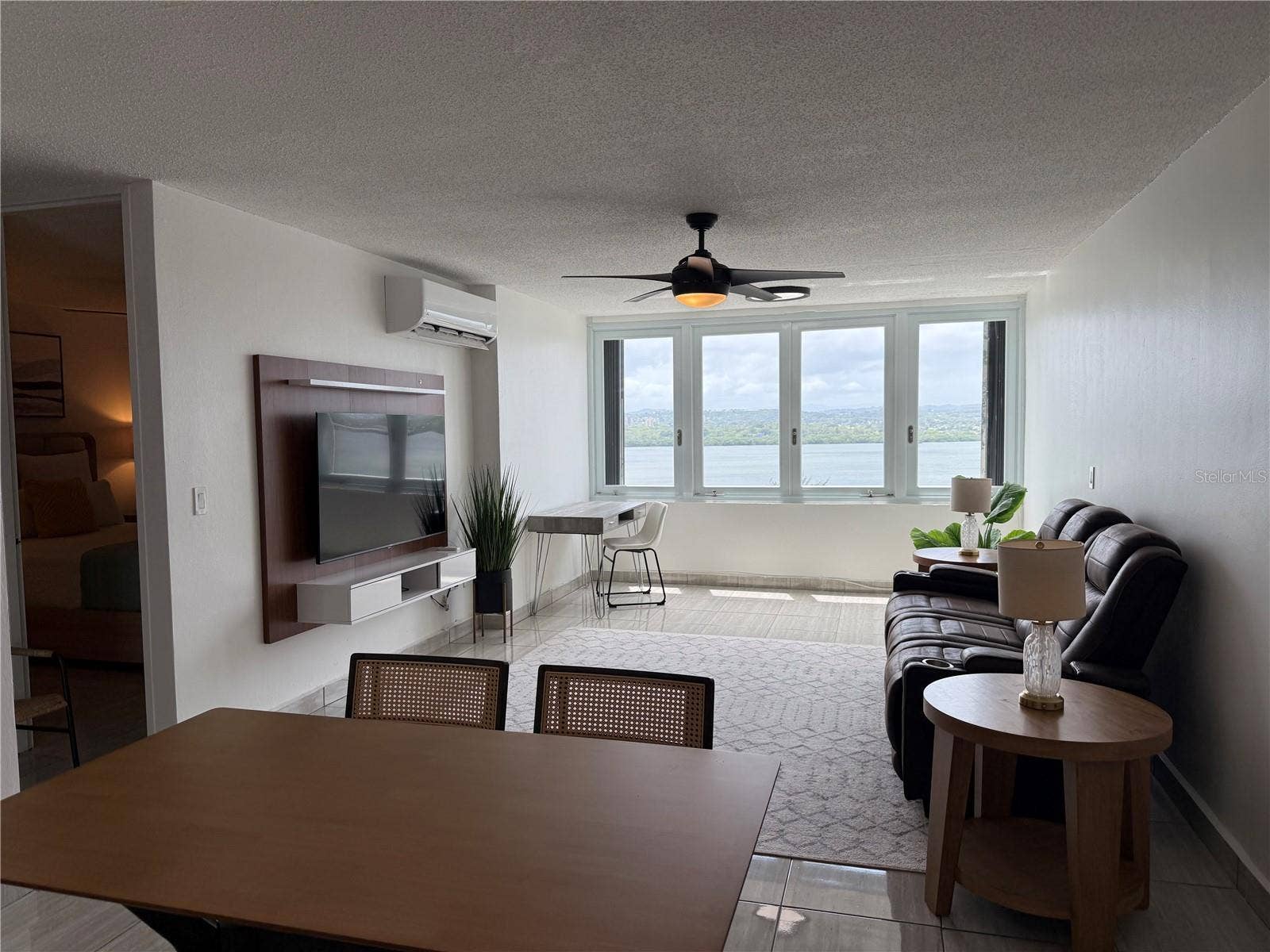 3 LAGUNA GARDENS AVENUE, #11F, Carolina, PR 00979