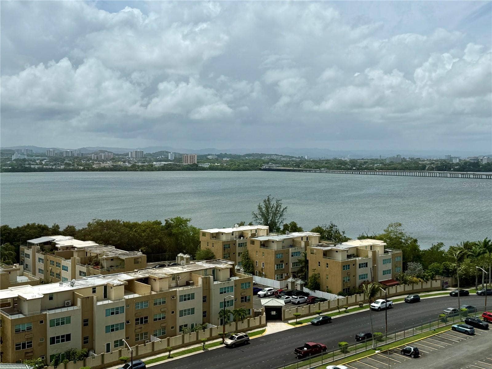3 LAGUNA GARDENS AVENUE, #11F, Carolina, PR 00979