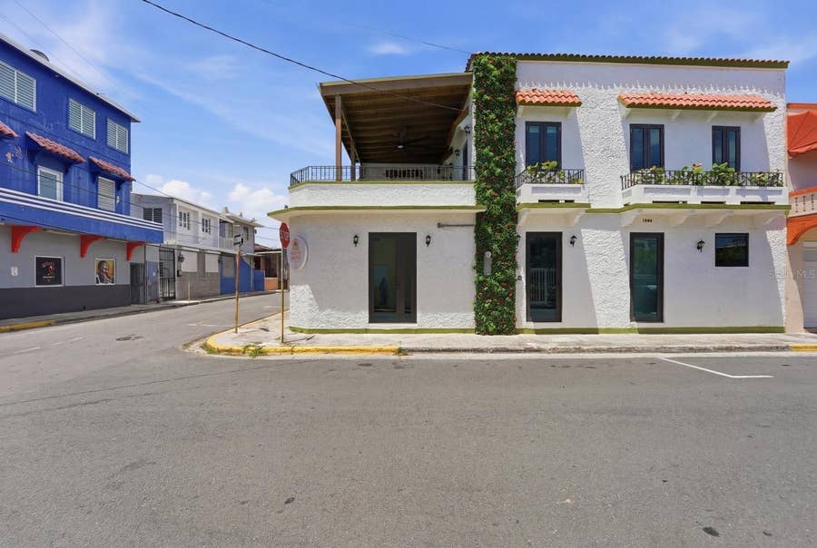 Property photo for 2009 CORONA, San Juan, PR