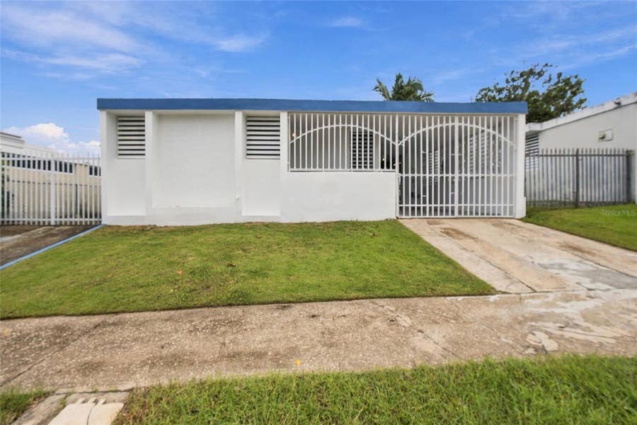 Property photo for Calle 15 H18 URB. VILLA LINARES, Vega Alta, PR