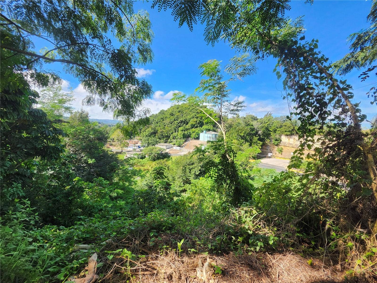 KM 8.6 165 ROAD, Toa Alta, PR 00953 KM 8.6 165 ROAD, Toa Alta, PR 00953