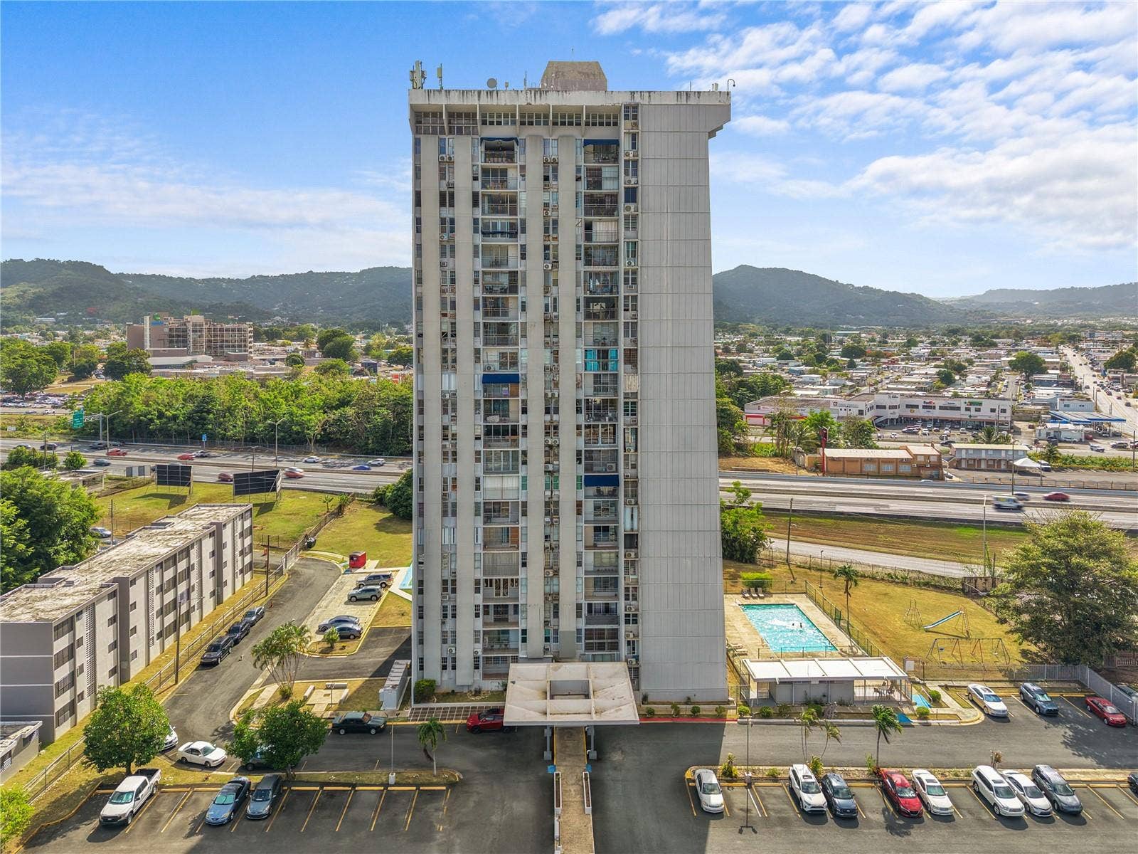 C2 C2, #1601, Caguas, PR 00725