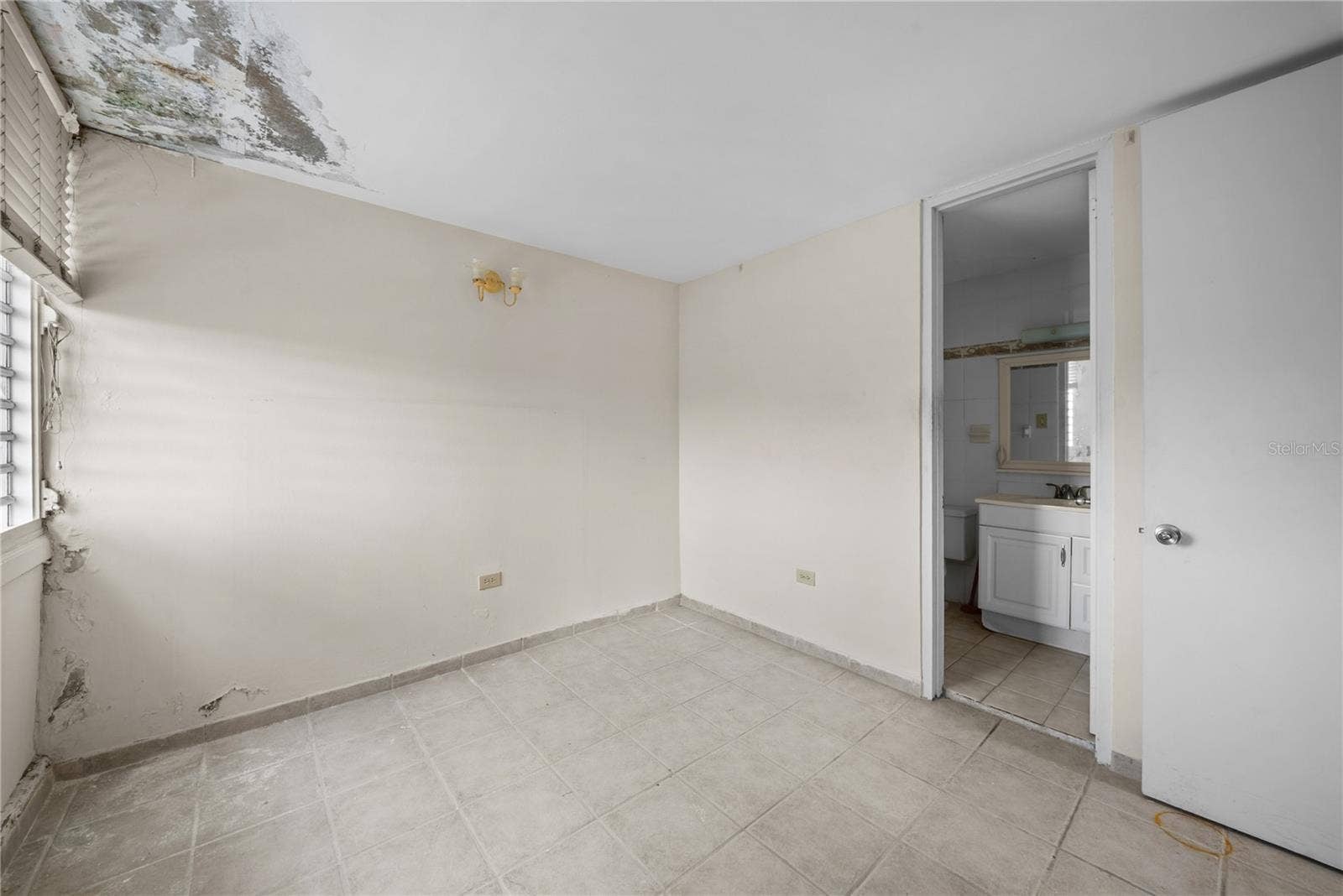 Master (Bedroom 3)