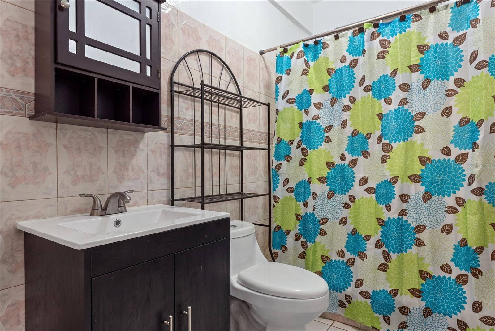 1st Floor Bathroom