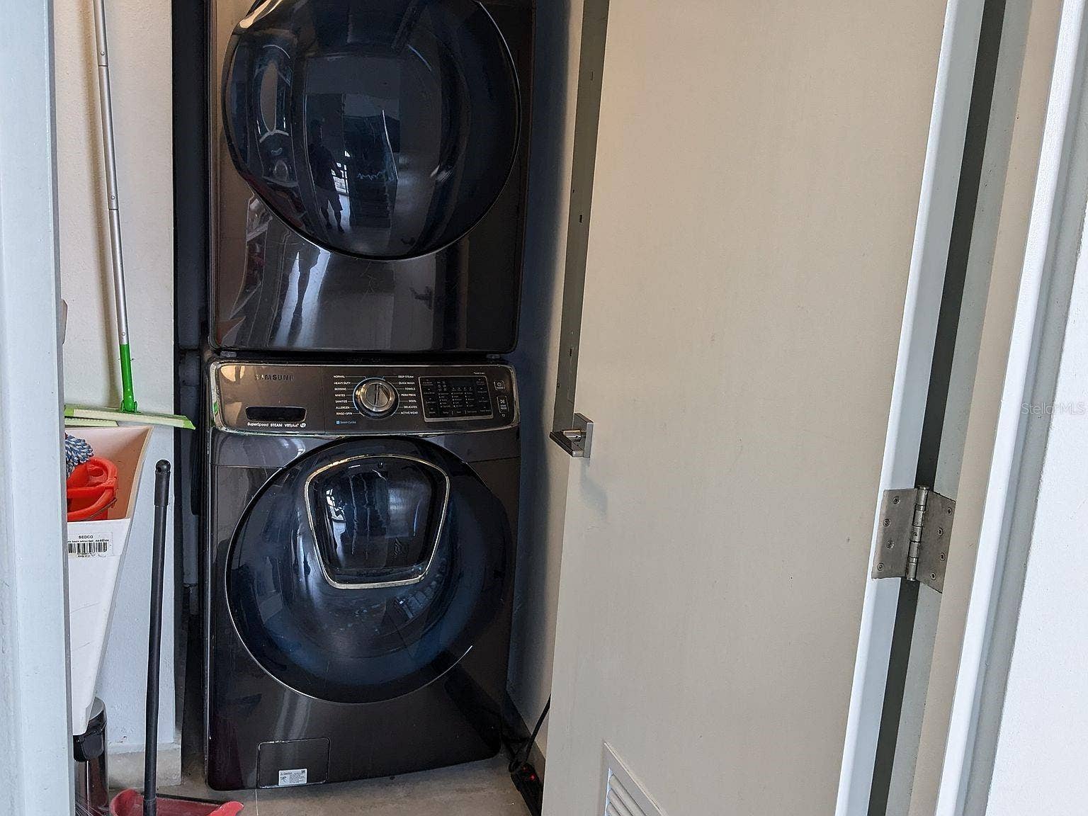 305 CALLE VILLAMIL, #PH 2001, San Juan, PR 00907 Laundry stacked washer and dryer