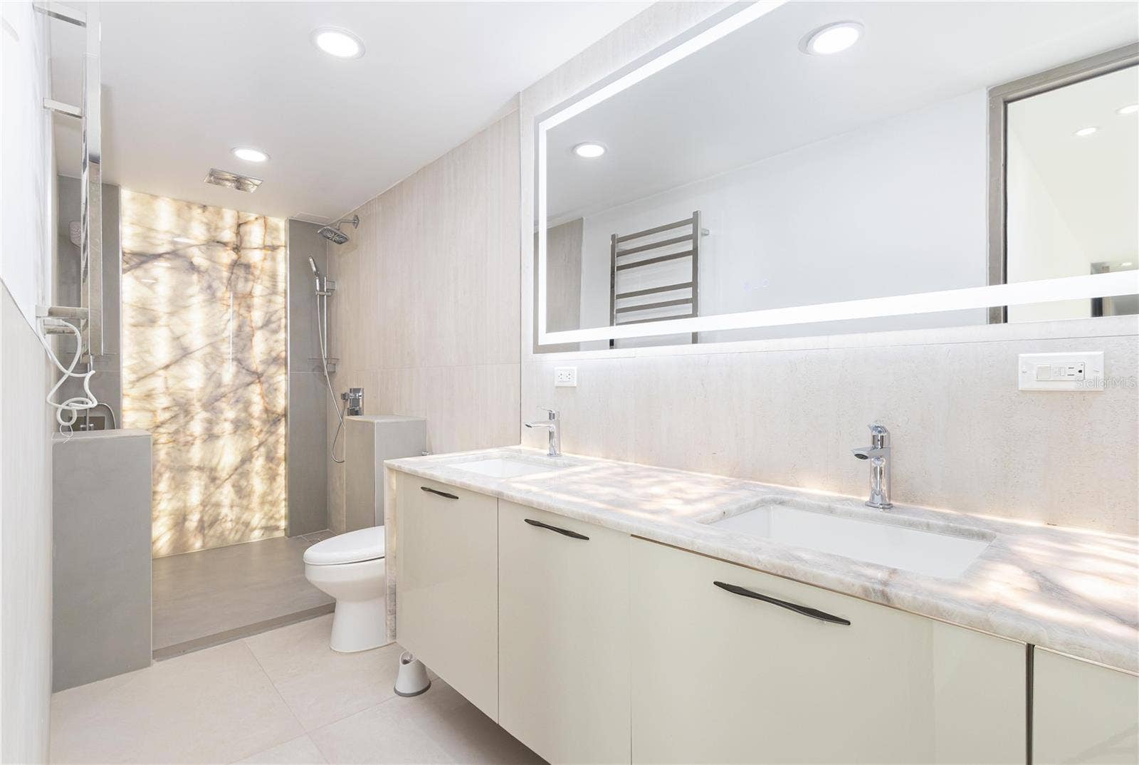 1106 CALLE PICCIONI, #6, San Juan, PR 00907 1106 CALLE PICCIONI, #6, San Juan, PR 00907