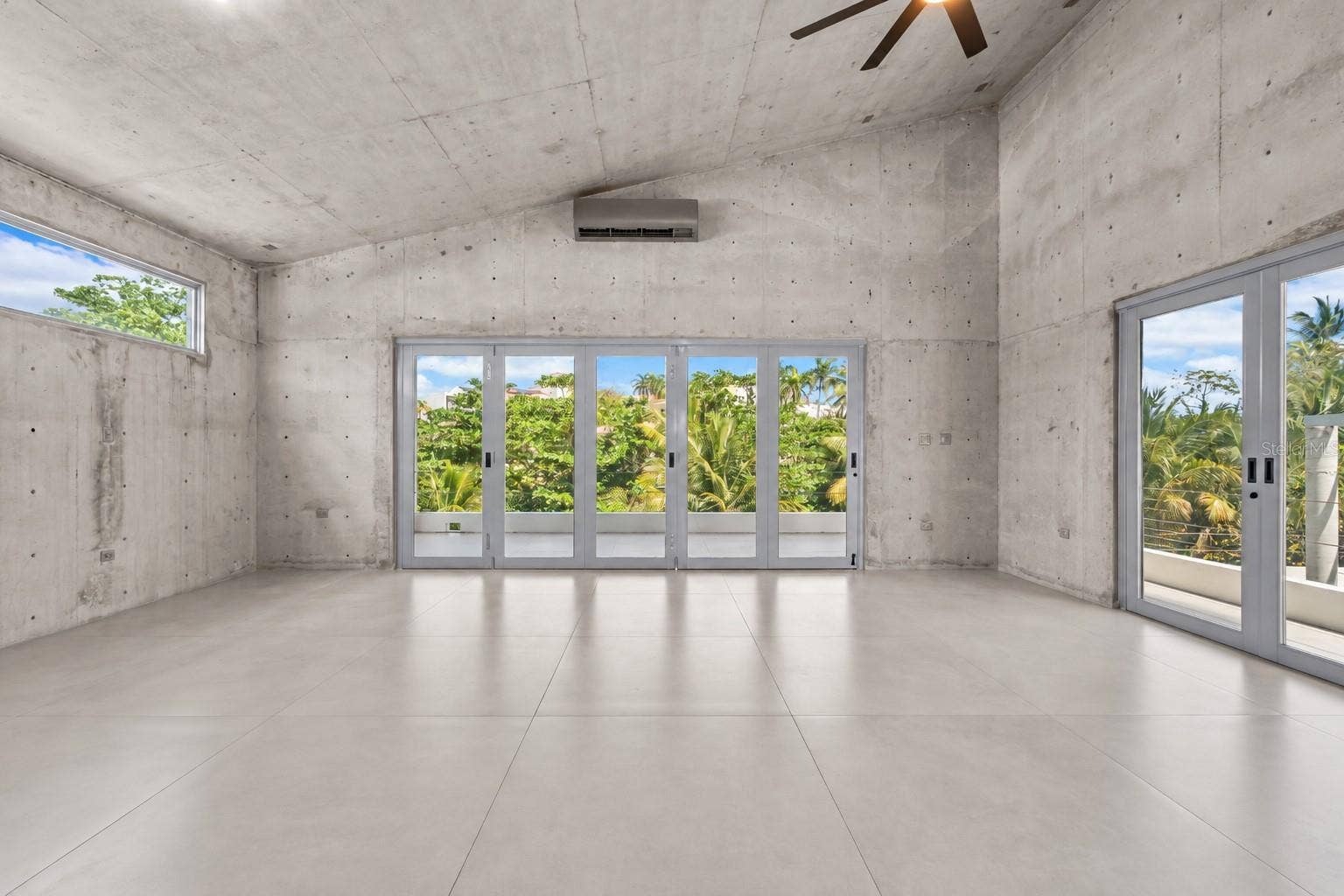 13 HOON SHELL ROAD | SURFSIDE, Humacao, PR 00791 Primary Bedroom Suite - Actual Photograph