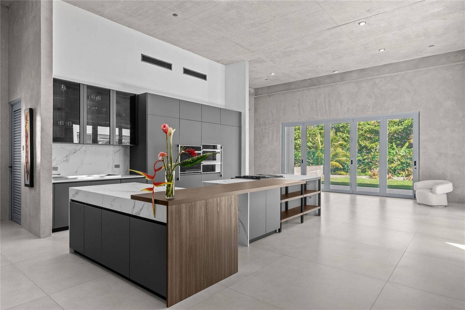 13 HOON SHELL ROAD | SURFSIDE, Humacao, PR 00791 Kitchen & Dining Room - Actual Photograph