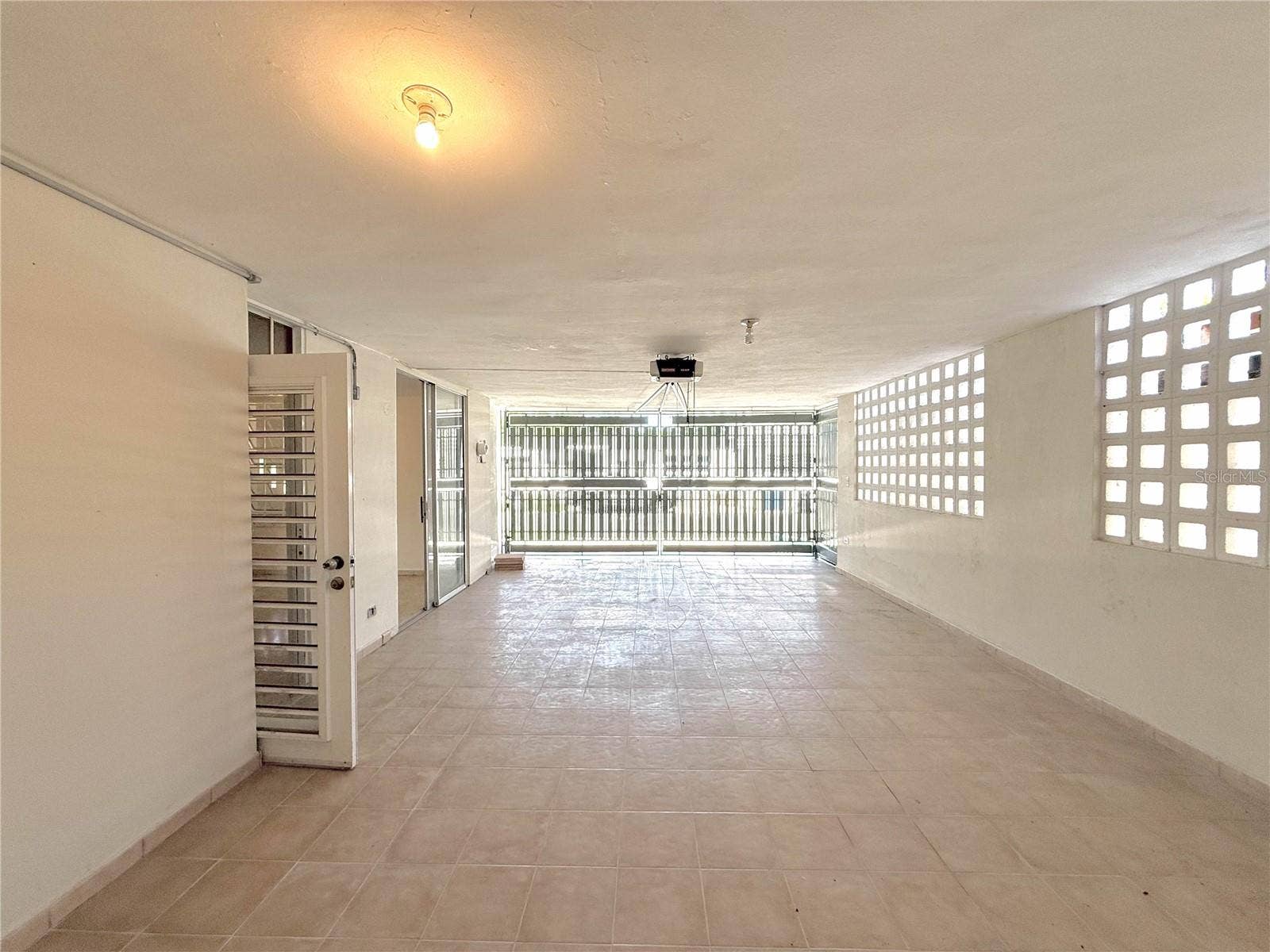 613 URB. VILLA CAROLINA, #241-4, Carolina, PR 00985 613 URB. VILLA CAROLINA, #241-4, Carolina, PR 00985