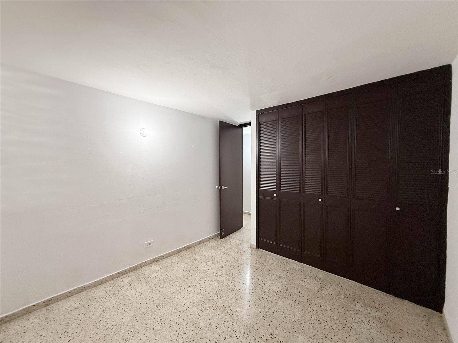 613 URB. VILLA CAROLINA, #241-4, Carolina, PR 00985 613 URB. VILLA CAROLINA, #241-4, Carolina, PR 00985