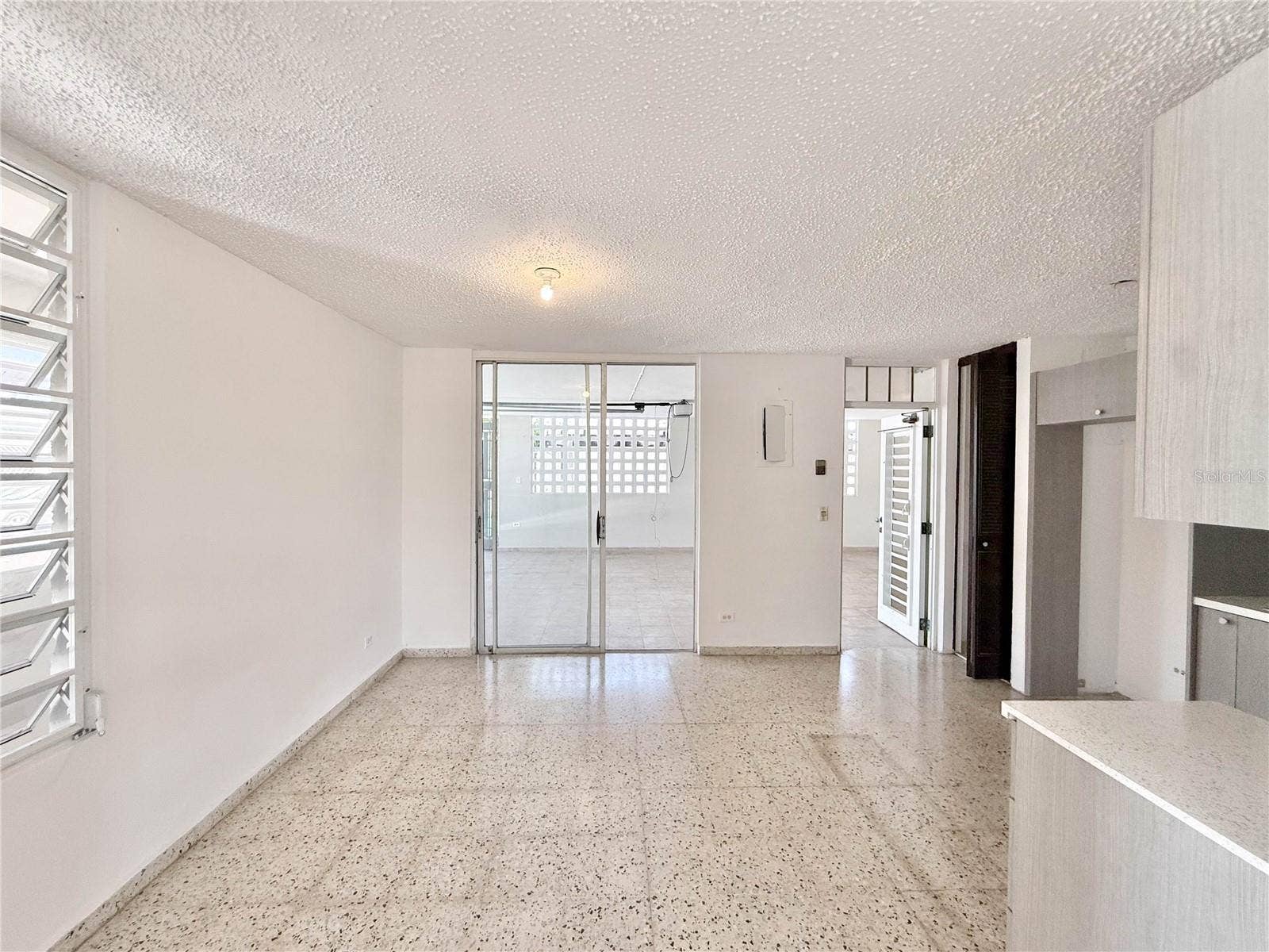 613 URB. VILLA CAROLINA, #241-4, Carolina, PR 00985 613 URB. VILLA CAROLINA, #241-4, Carolina, PR 00985