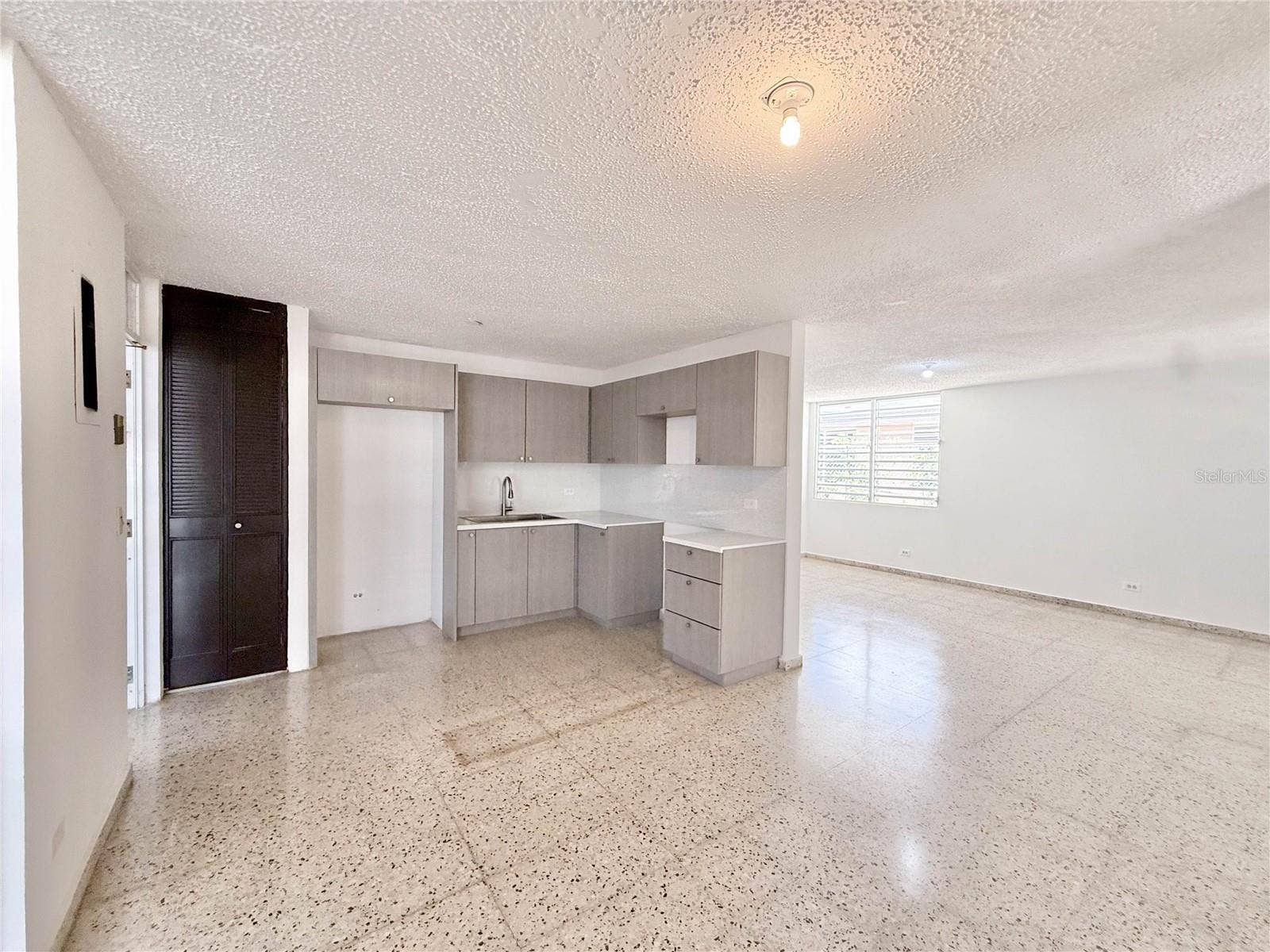 613 URB. VILLA CAROLINA, #241-4, Carolina, PR 00985 613 URB. VILLA CAROLINA, #241-4, Carolina, PR 00985