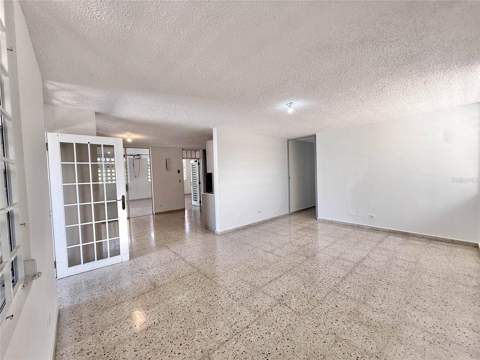 613 URB. VILLA CAROLINA, #241-4, Carolina, PR 00985 613 URB. VILLA CAROLINA, #241-4, Carolina, PR 00985