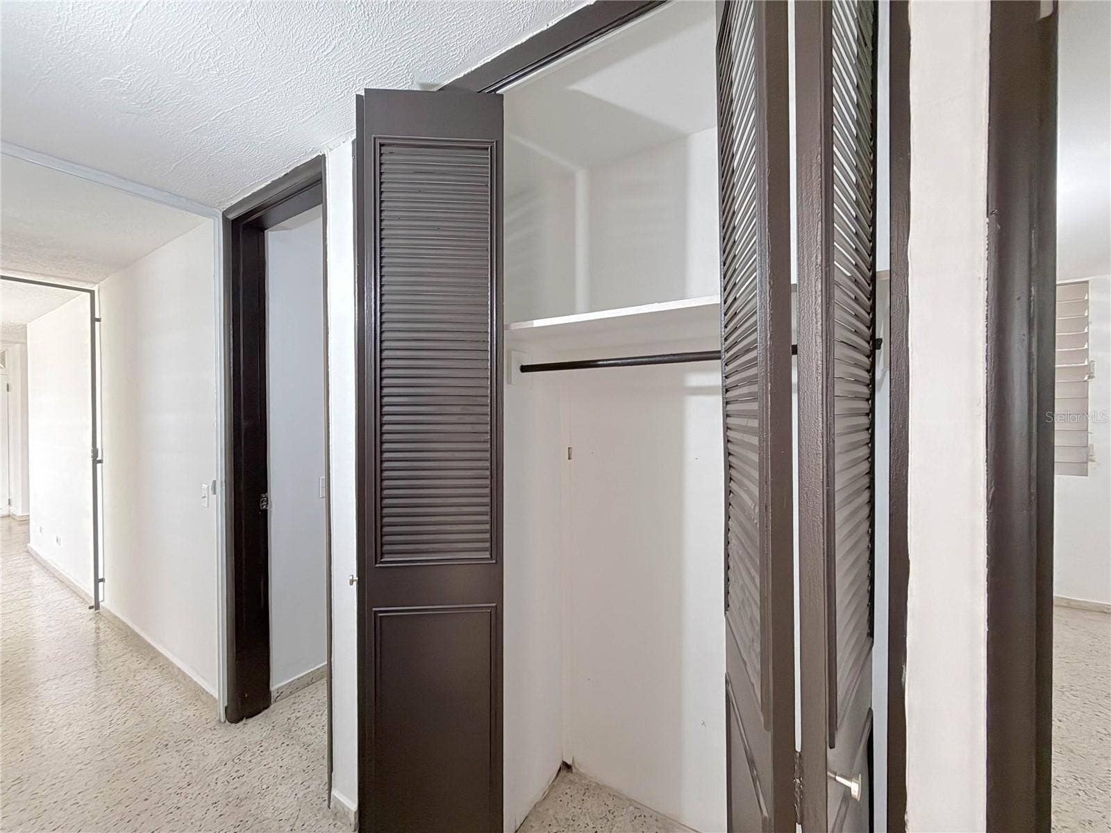 613 URB. VILLA CAROLINA, #241-4, Carolina, PR 00985 613 URB. VILLA CAROLINA, #241-4, Carolina, PR 00985