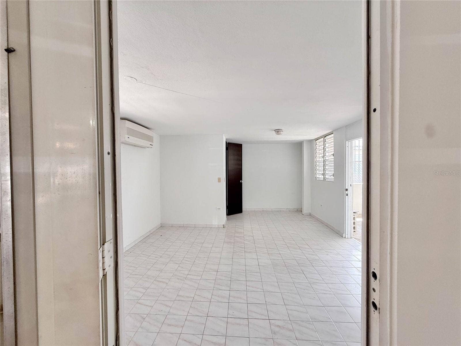 613 URB. VILLA CAROLINA, #241-4, Carolina, PR 00985 613 URB. VILLA CAROLINA, #241-4, Carolina, PR 00985