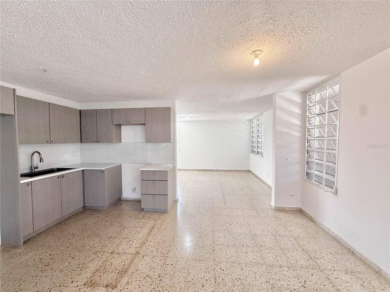 613 URB. VILLA CAROLINA, #241-4, Carolina, PR 00985 613 URB. VILLA CAROLINA, #241-4, Carolina, PR 00985
