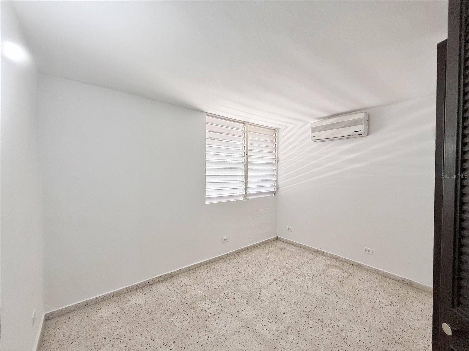 613 URB. VILLA CAROLINA, #241-4, Carolina, PR 00985 613 URB. VILLA CAROLINA, #241-4, Carolina, PR 00985