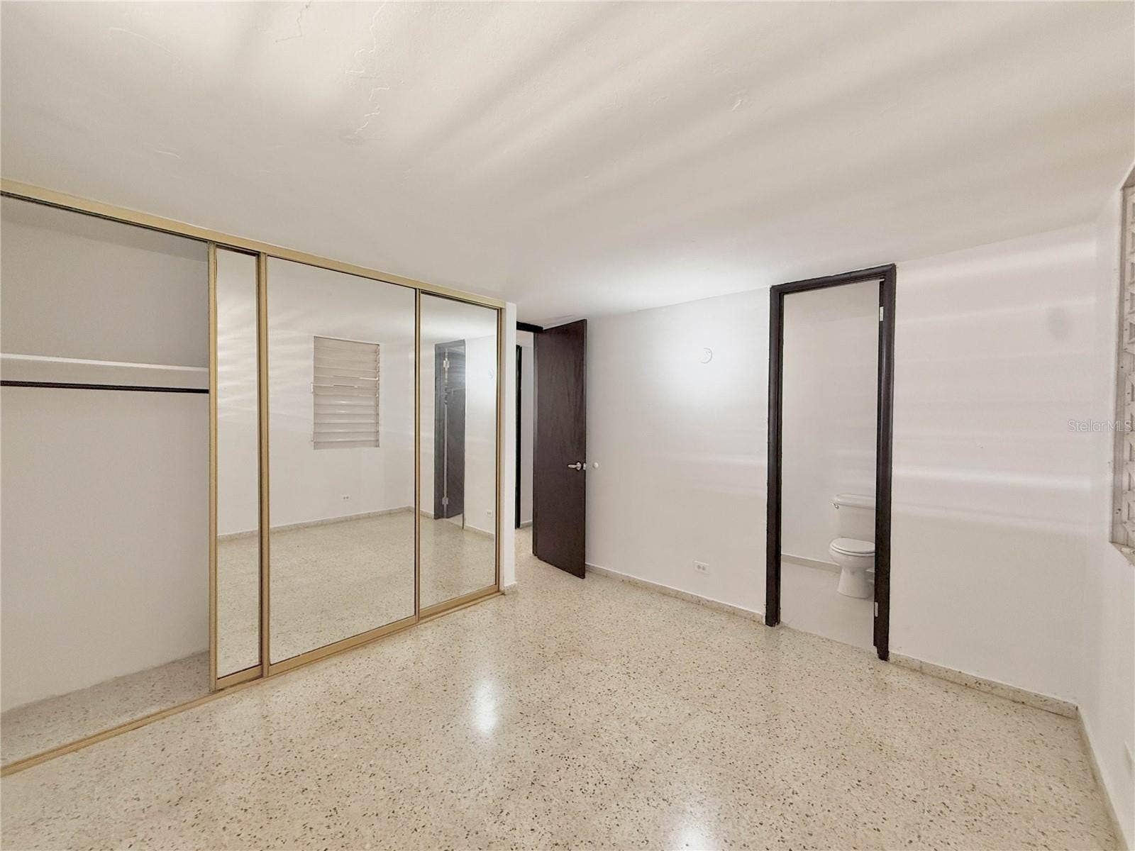 613 URB. VILLA CAROLINA, #241-4, Carolina, PR 00985 613 URB. VILLA CAROLINA, #241-4, Carolina, PR 00985