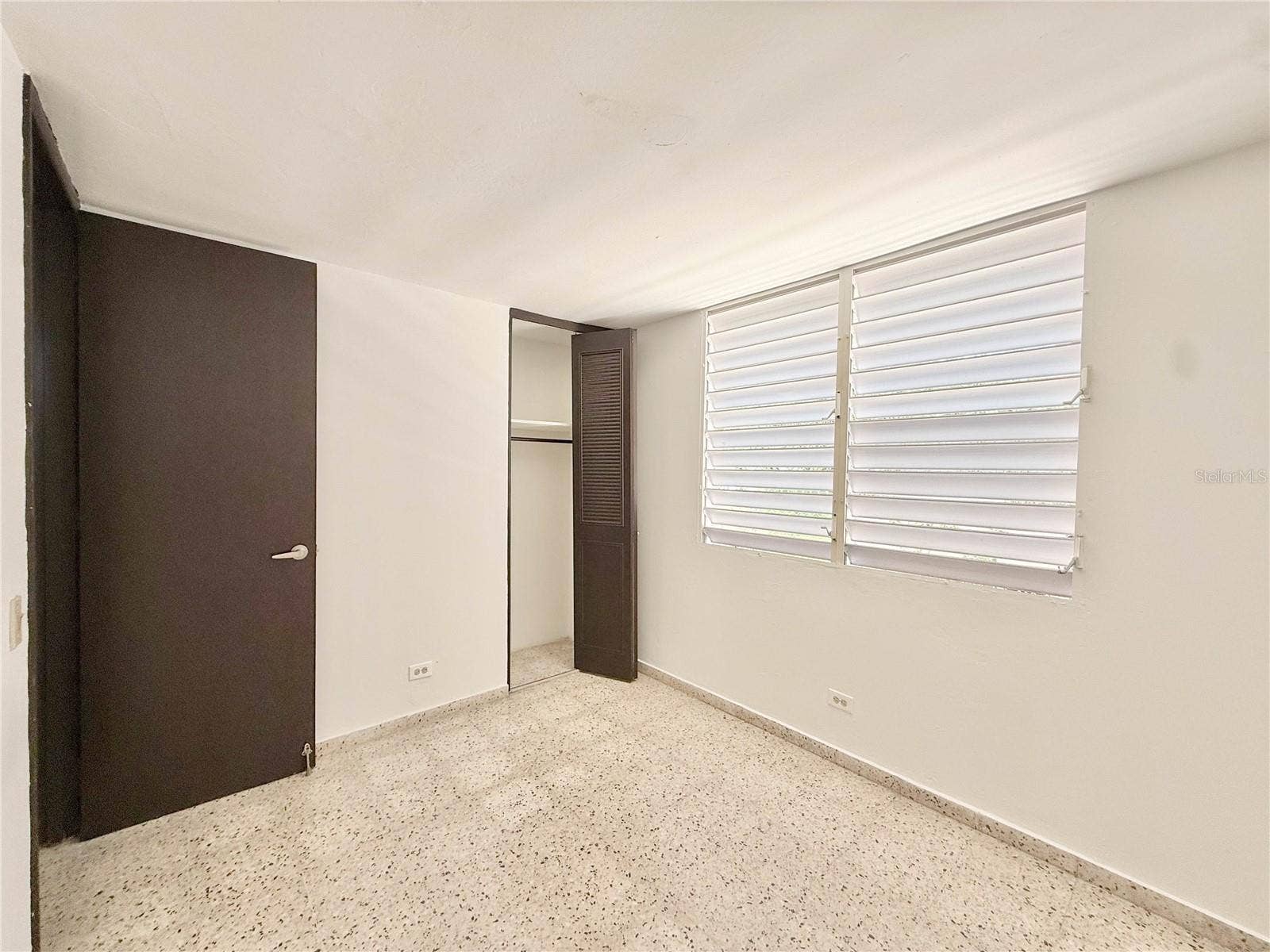 613 URB. VILLA CAROLINA, #241-4, Carolina, PR 00985 613 URB. VILLA CAROLINA, #241-4, Carolina, PR 00985