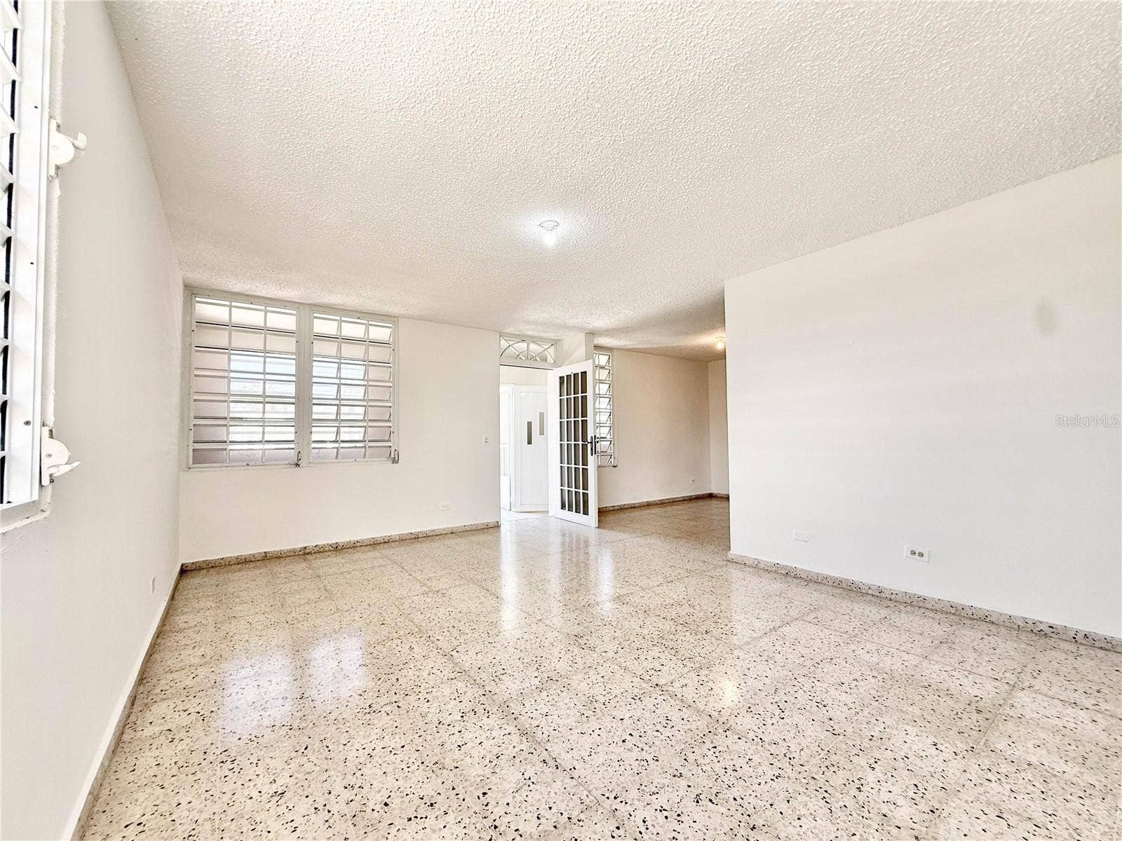 613 URB. VILLA CAROLINA, #241-4, Carolina, PR 00985 613 URB. VILLA CAROLINA, #241-4, Carolina, PR 00985