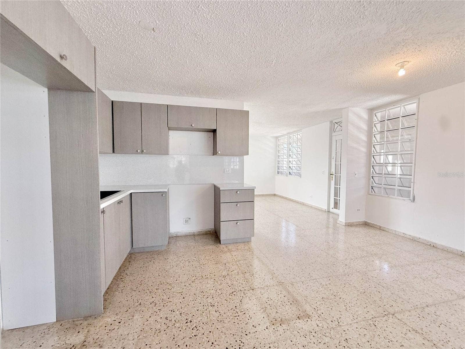 613 URB. VILLA CAROLINA, #241-4, Carolina, PR 00985 613 URB. VILLA CAROLINA, #241-4, Carolina, PR 00985